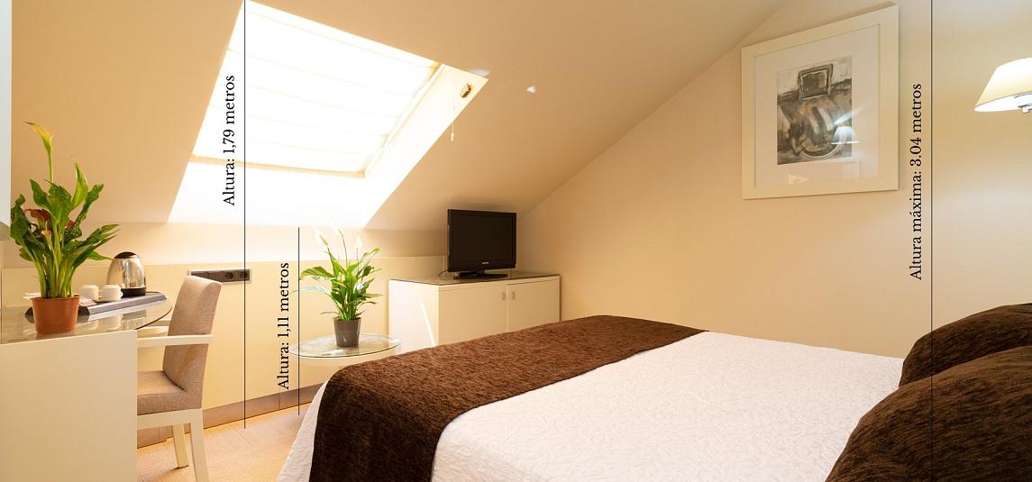 KLEINES DOPPELZIMMER