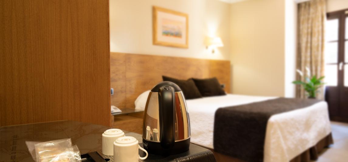 DELUXE ROOM WITH HOT TUB