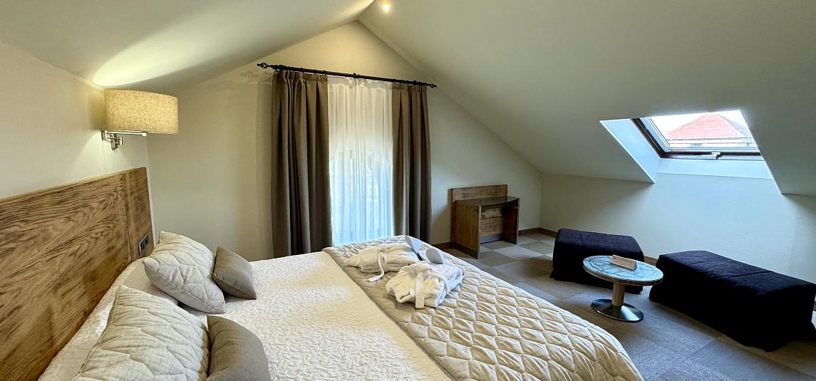 SUPERIOR ROOM